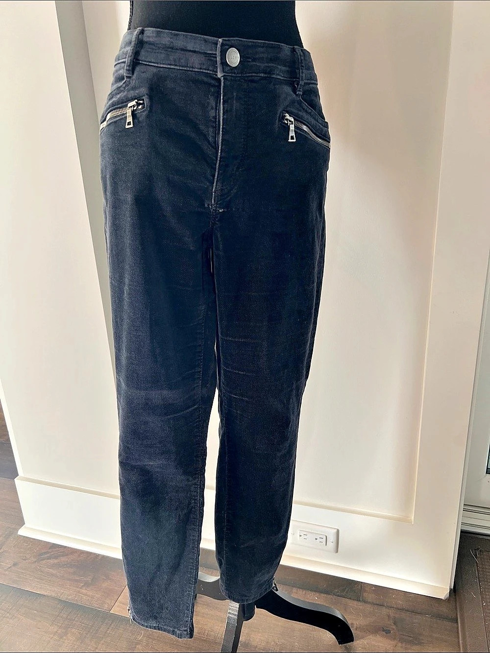 LOFT Skinny velvet pants Waist 30 Black